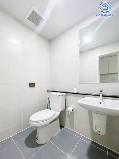 *****บ้านเดี่ยวมือสองกรุงเทพฯ ม.แกรนด์ บริทาเนีย วงแหวน-รามอินทรา #หลังมุม เนื้อที่กว้างขวางสุดถึง 64.6 ตร.ว. ฟังก์ชัน 4 ห้องนอน 5 ห้องน้ำ 2 ที่จอดรถ บ้านใหม่พร้อมอยู่ ไม่เคยเข้า บนทำเลเดินทางสะดวก ติดถนนกาจนาภิเษก ใกล้รถไฟฟ้าสายสีเขียว "สถานีคูคต" และทางด่วน